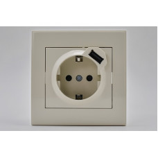RAIN Розетка с/з + USB разъём крем (10шт/120шт)